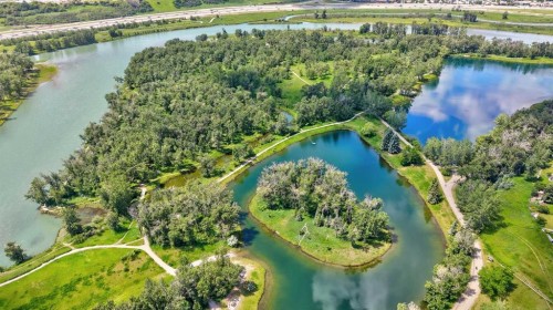 22 Rivercrest Way Se, Calgary, AB 
