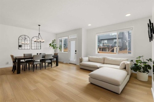 50 Royston Terrace Nw, Calgary, AB - Indoor