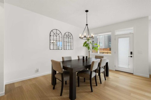 50 Royston Terrace Nw, Calgary, AB - Indoor Photo Showing Dining Room