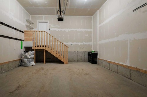 50 Royston Terrace Nw, Calgary, AB - Indoor