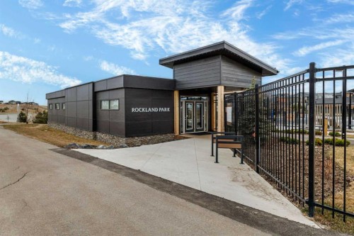 50 Royston Terrace Nw, Calgary, AB - Outdoor