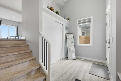 151 Creekstone Way Sw, Calgary, AB 