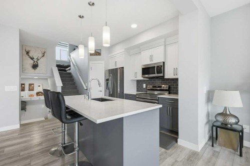151 Creekstone Way Sw, Calgary, AB 