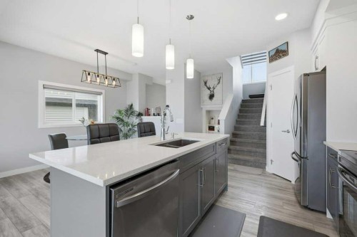 151 Creekstone Way Sw, Calgary, AB 