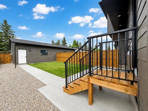 8140 47 Avenue Nw, Calgary, AB 