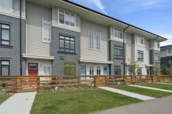 424 210 Avenue SWCalgary, AB T0L 0X0