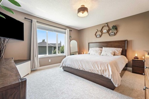 7 Crystal Green Way, Okotoks, AB - Indoor Photo Showing Bedroom