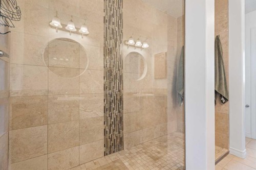 7 Crystal Green Way, Okotoks, AB - Indoor Photo Showing Bathroom
