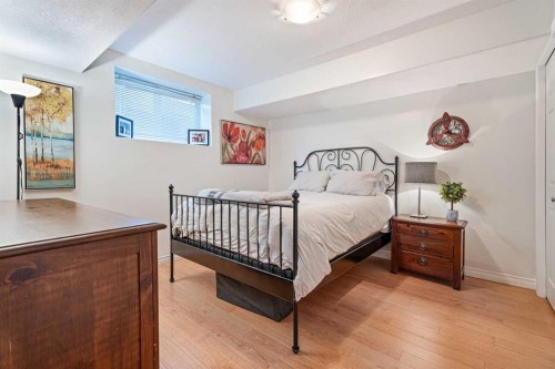 7 Crystal Green Way, Okotoks, AB - Indoor Photo Showing Bedroom
