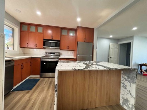 1672 Marlyn Way Ne, Calgary, AB 