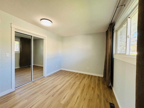 1672 Marlyn Way Ne, Calgary, AB 
