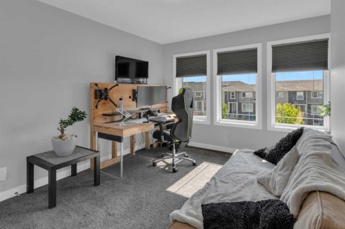 317 Sundown Road South, Cochrane, AB - Indoor Photo Showing Office
