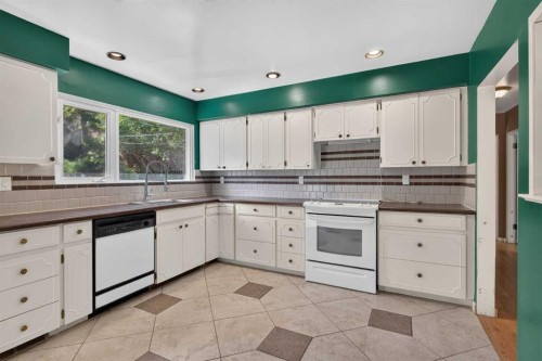 36 Hazelwood Crescent Sw, Calgary, AB 