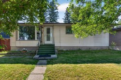 36 Hazelwood Crescent SW Calgary, AB T2V 3B9