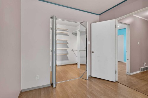36 Hazelwood Crescent Sw, Calgary, AB 