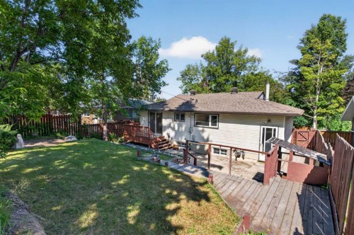 36 Hazelwood Crescent Sw, Calgary, AB 