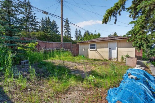 36 Hazelwood Crescent Sw, Calgary, AB 