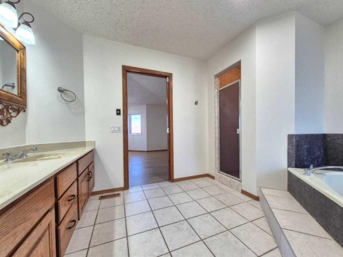 7 Suncastle Crescent Se, Calgary, AB 