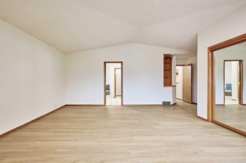 7 Suncastle Crescent Se, Calgary, AB - Indoor Photo Showing Other Room