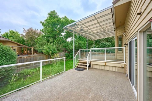 7 Suncastle Crescent Se, Calgary, AB - Outdoor With Exterior