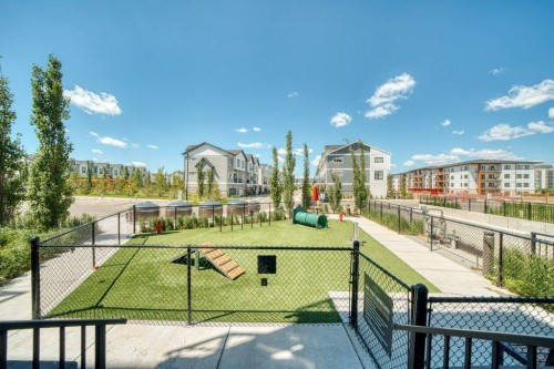 224-255 Les Jardins Park Se, Calgary, AB - Outdoor