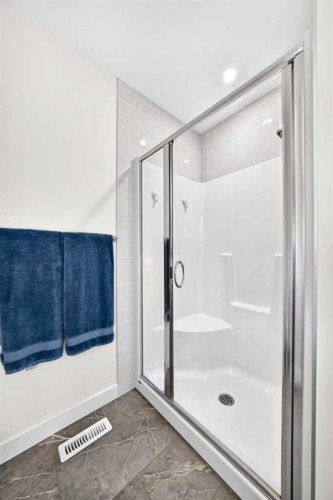 27 Belvedere Point Se, Calgary, AB 