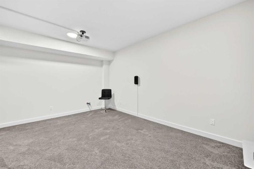 27 Belvedere Point Se, Calgary, AB 