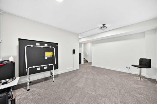 27 Belvedere Point Se, Calgary, AB 