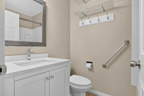 136 41 Avenue Nw, Calgary, AB 