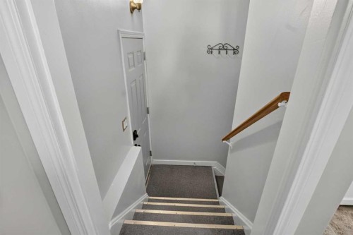 136 41 Avenue Nw, Calgary, AB 