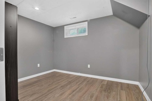 136 41 Avenue Nw, Calgary, AB 