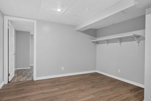 136 41 Avenue Nw, Calgary, AB 