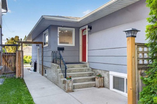 136 41 Avenue Nw, Calgary, AB 