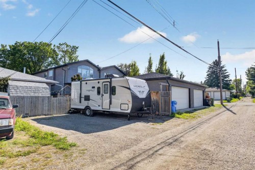 136 41 Avenue Nw, Calgary, AB 
