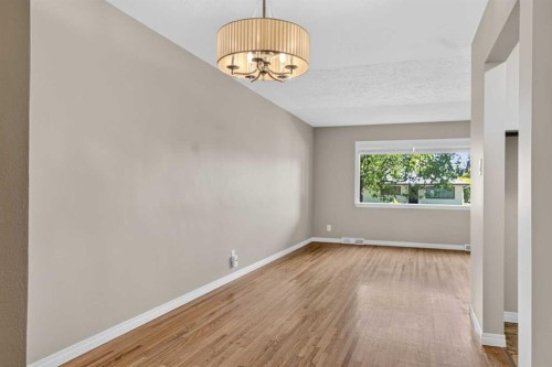 136 41 Avenue Nw, Calgary, AB 