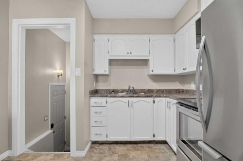 136 41 Avenue Nw, Calgary, AB 