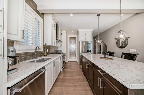 226 West Grove Point Sw, Calgary, AB 