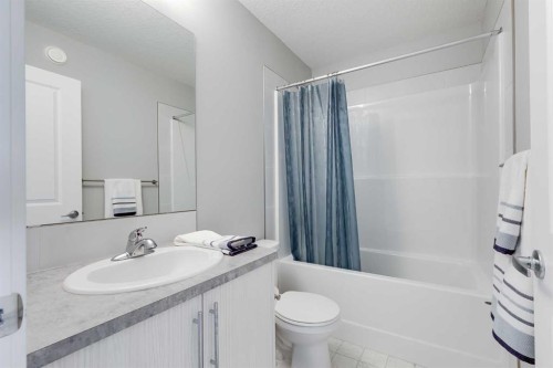 47 Cornerbrook Gate Ne, Calgary, AB 