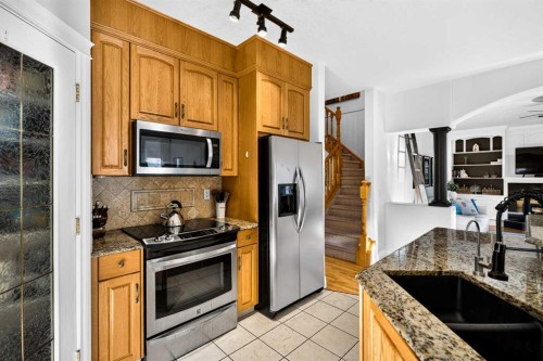 165 Strathlea Place Sw, Calgary, AB 