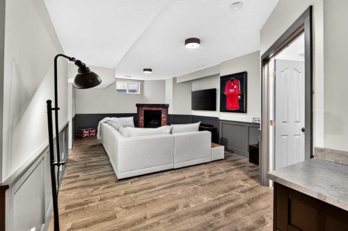 165 Strathlea Place Sw, Calgary, AB 
