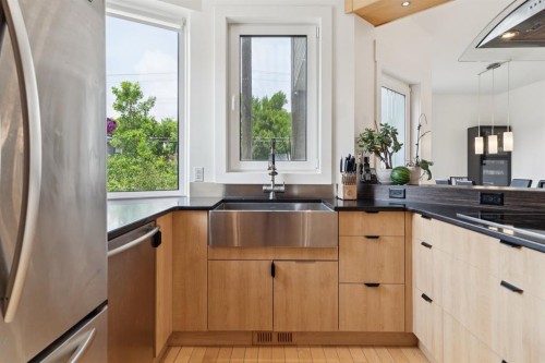 2344 Broadview Road Nw, Calgary, AB 