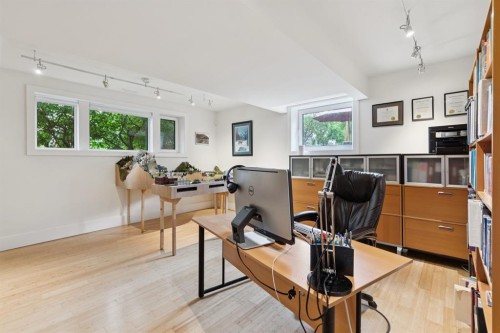 2344 Broadview Road Nw, Calgary, AB 