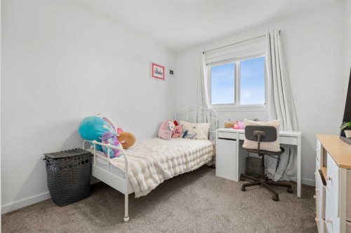 228 Livingston View Ne, Calgary, AB 