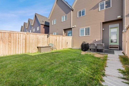 228 Livingston View Ne, Calgary, AB 