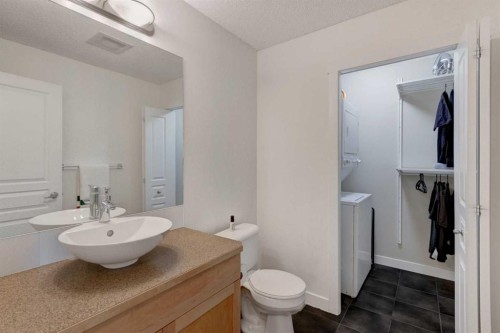 1222-211 Aspen Stone Boulevard Sw, Calgary, AB - Indoor Photo Showing Bathroom