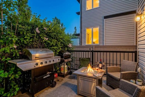 166 Hillcrest Circle Sw, Airdrie, AB 