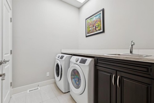 2927 7 Avenue Nw, Calgary, AB 