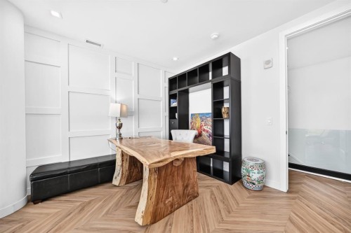 701-8445 Broadcast Avenue Sw, Calgary, AB - Indoor