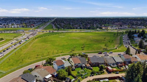 131 Fallswater Road Ne, Calgary, AB 