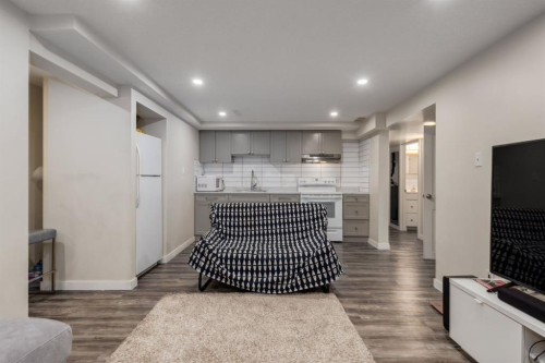2024 43 Street Se, Calgary, AB 